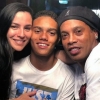 Dançarina fala sobre dificuldades de filho do Ronaldinho Gaúcho no futebol: ‘Existe maldade’
