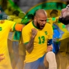 Dani Alves admite ‘pedaço do coração’ na Espanha, mas frisa orgulho de defender Brasil na final