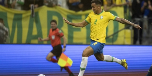Danilo explica postura defensiva do Brasil e fala sobre parceria com Alex Sandro: 'Entendimento grande'