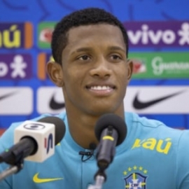 Danilo fala sobre primeiros dias na Seleção Brasileira e comenta sobre futuro no Palmeiras