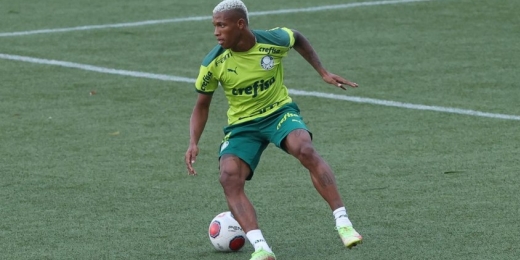 Danilo revela que auxiliar da base do Palmeiras o ajudou a amadurecer como jogador: ‘Não sabia marcar’