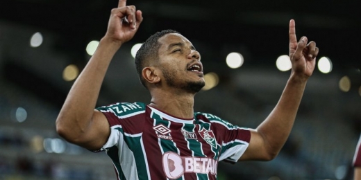 David Braz exalta seu bom momento no Fluminense e reforça a força do grupo: 'Trabalho bem feito'