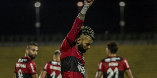 De 'forma natural', Gabigol mostra-se cada vez mais à vontade para liderar o Flamengo dentro e fora de campo