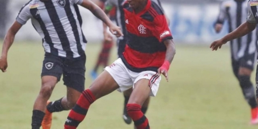 De virada, Flamengo vence o Botafogo e garante vaga na final do Campeonato Carioca sub-20