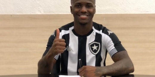 De volta: Botafogo anuncia a contratação do lateral-esquerdo Jonathan, ex-Almería