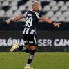 Defesa, desempenho e Rafael Navarro: o que ficar de olho no Botafogo contra o Vitória, na Série B