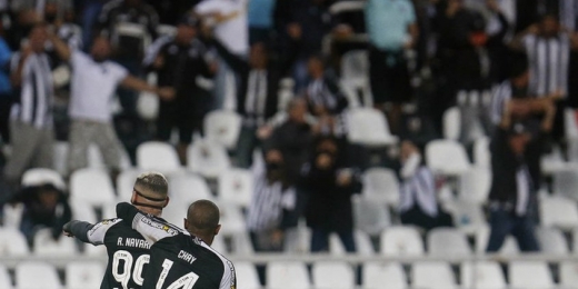 Defesa, Rafael Navarro e Chay: o que ficar de olho no Botafogo no jogo contra o Brusque
