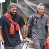 Delegação do Flamengo chega ao aeroporto para embarcar a Cuiabá, sede da decisão da Supercopa