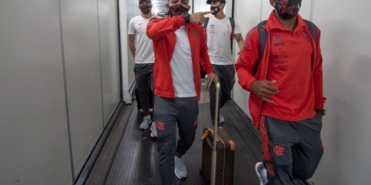 Desembarque com vantagem na bagagem: Flamengo volta ao Rio após vencer na Libertadores e ganha folga