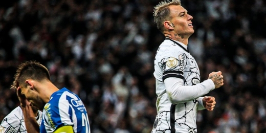 Desenrola, bate e marca três golzinhos! Róger Guedes escolhe hit após hat-trick no Corinthians