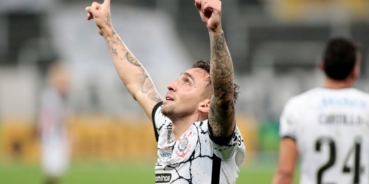 Destaque no Corinthians, Gustavo Mosquito relembra primeiro gol na carreira: 'Muito especial'