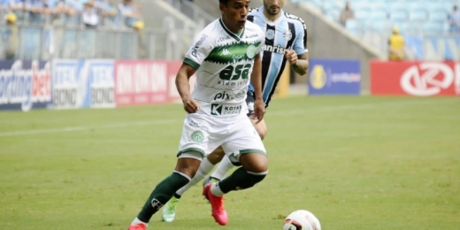 Diego Souza brilha com três gols, Grêmio derrota o Guarani e vence a primeira na Série B do Brasileirão