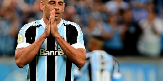 Diego Souza discorda da necessidade de 'limpa' no elenco do Grêmio após rebaixamento