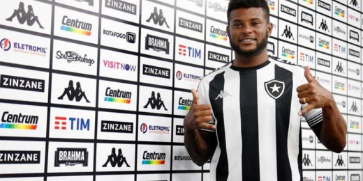 Dois meses após contratação, Botafogo quer negociar Rafael Carioca