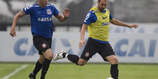 Dupla histórica! Corinthians relembra estreias de Danilo e Renato Augusto pelo clube