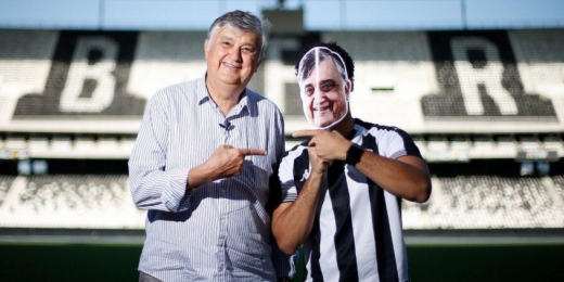 Durcesio aponta: presidente vira 'mania' entre torcedores do Botafogo por gestos em fotos