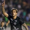 Ele tem a força! Rafael Moura chega no Rio de Janeiro para assinar com o Botafogo