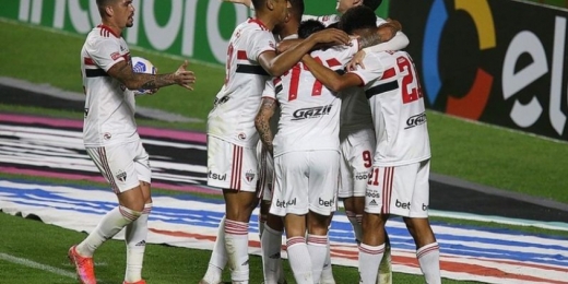 Em busca de primeira vitória no Brasileirão, São Paulo recebe a Chapecoense no Morumbi