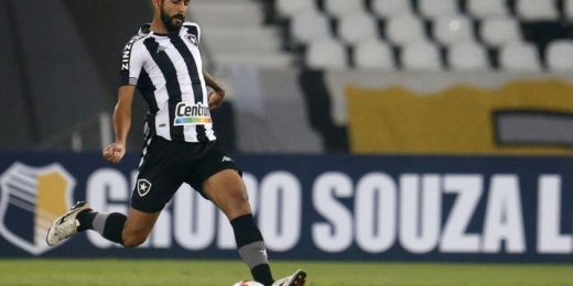Em busca do seu quarto acesso à Série A, Jonathan celebra volta aos jogos do Botafogo: 'No caminho certo'