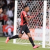 Em confronto direto, Athletico vence Cuiabá, afasta risco de queda no Brasileirão e acende alerta no rival
