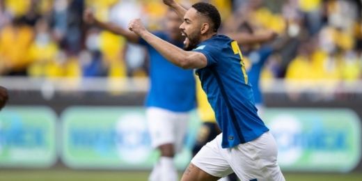 Em jogo com arbitragem confusa e duas expulsões, Brasil empata com Equador pelas Eliminatórias