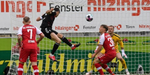 Em jogo de marca histórica para Lewandowksi, Bayern de Munique e Freiburg ficam no empate