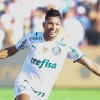 Em partida com gols anulados, Palmeiras vence o Santos e vira vice-líder; Peixe segue lutando contra o Z4
