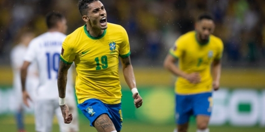 Em ritmo de treino, Seleção Brasileira convence e goleia Paraguai pelas Eliminatórias