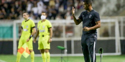 Enquanto não encontra novo técnico, Corinthians conta com Fernando Lázaro contra o Mirassol