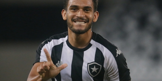 Entenda por que Marco Antônio é peça importante para o sistema defensivo do Botafogo