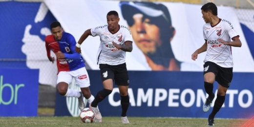 Entre 'mistão' e falta de opções, Athletico e Paraná jogam pelas quartas do Paranaense