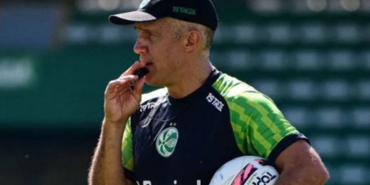 Entre erros e acertos do Juventude, Eduardo Baptista mira duelo contra o Botafogo