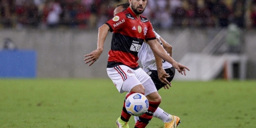 Everton Ribeiro diz que torcida do Flamengo merecia 'título maior' esse ano e rasga elogios: 'Inexplicável'