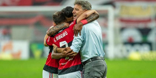 Everton Ribeiro explica importante pedido de Renato Gaúcho e comenta passagem de Ceni: 'Fomos campeões'