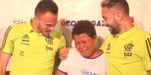 Everton Ribeiro se torna padrinho de projeto social 'Craque do Amanhã'