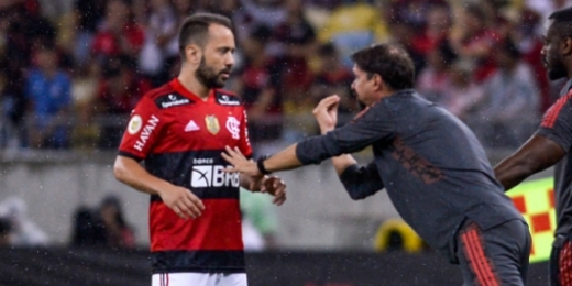 Everton Ribeiro, sobre pedidos da torcida do Flamengo por Jesus: 'Vamos ver o que terá pela frente'