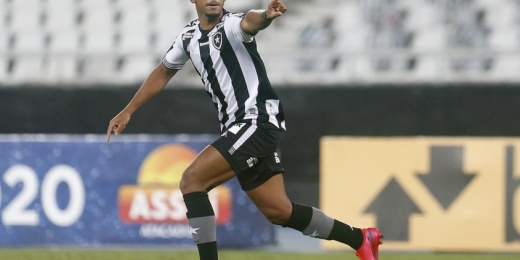 Expulso, Warley fica suspenso para próxima partida do Botafogo na Série B