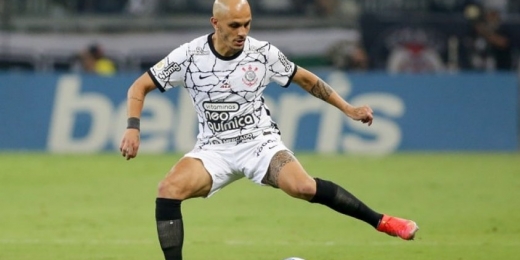 Fábio Santos leva o terceiro amarelo e desfalca o Corinthians contra o Cuiabá