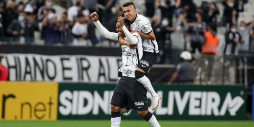 Fagner celebra marca, Jô 'garçom' e Cantillo se impressiona com a Fiel: as reações após vitória do Corinthians