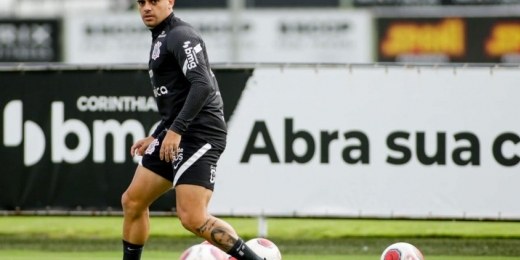 Fagner segue no departamento médico e pode desfalcar o Corinthians na Libertadores