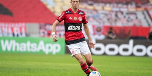 Filipe Luís, do Flamengo, é o único jogador com pelo menos mil passes certos no Campeonato Brasileiro