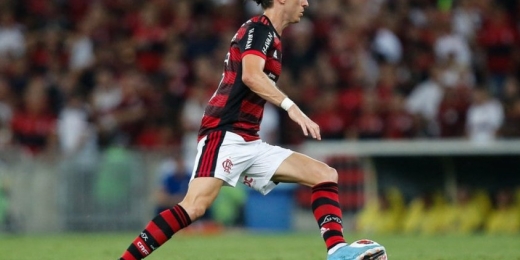 Filipe Luís mostra preocupação com erros defensivos do Flamengo: 'Hoje foi uma tragédia'