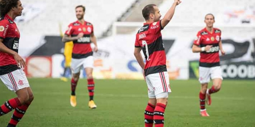 Flamengo atropela o Corinthians e segue arrancada no Brasileirão