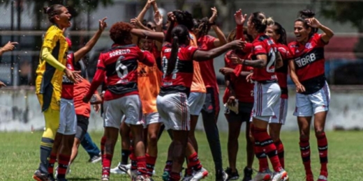 Flamengo atropela o Vasco e vai para a decisão do Carioca Feminino