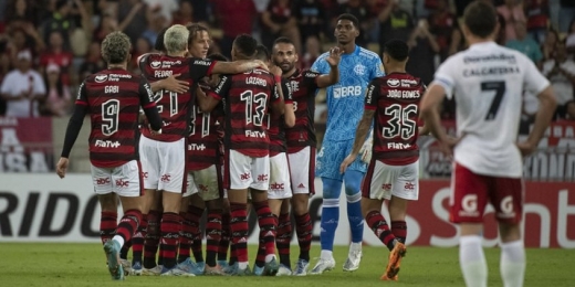 Flamengo bate o Sporting Cristal em noite de falha de Hugo e novas vaias no Maracanã