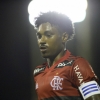 Flamengo e Vitinho conversam por renovação de contrato