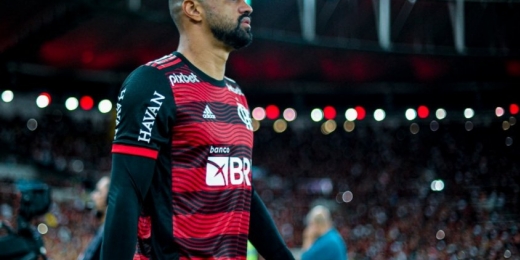 Flamengo finaliza preparação para a final: Fabrício Bruno não vai a campo e preocupa; Rodinei deve voltar