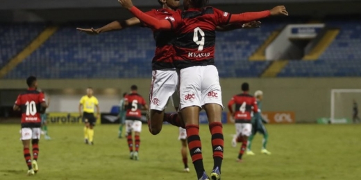 Flamengo goleia o Floresta e garante vaga na segunda fase da Copinha