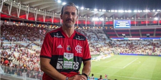 Flamengo oficializa a contratação do técnico Luís Andrade para o time feminino