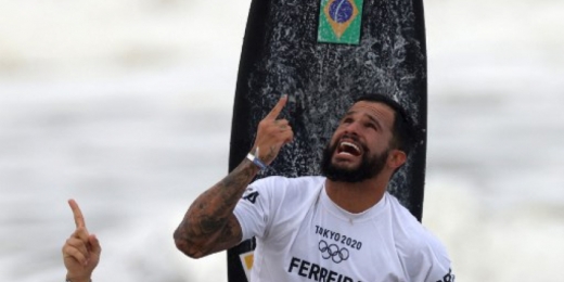 Flamengo parabeniza o rubro-negro Ítalo Ferreira pela medalha de ouro no surfe: 'Muito orgulho de você!'